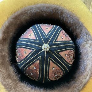 Elegant Black and Brown Hat with Fur Trim